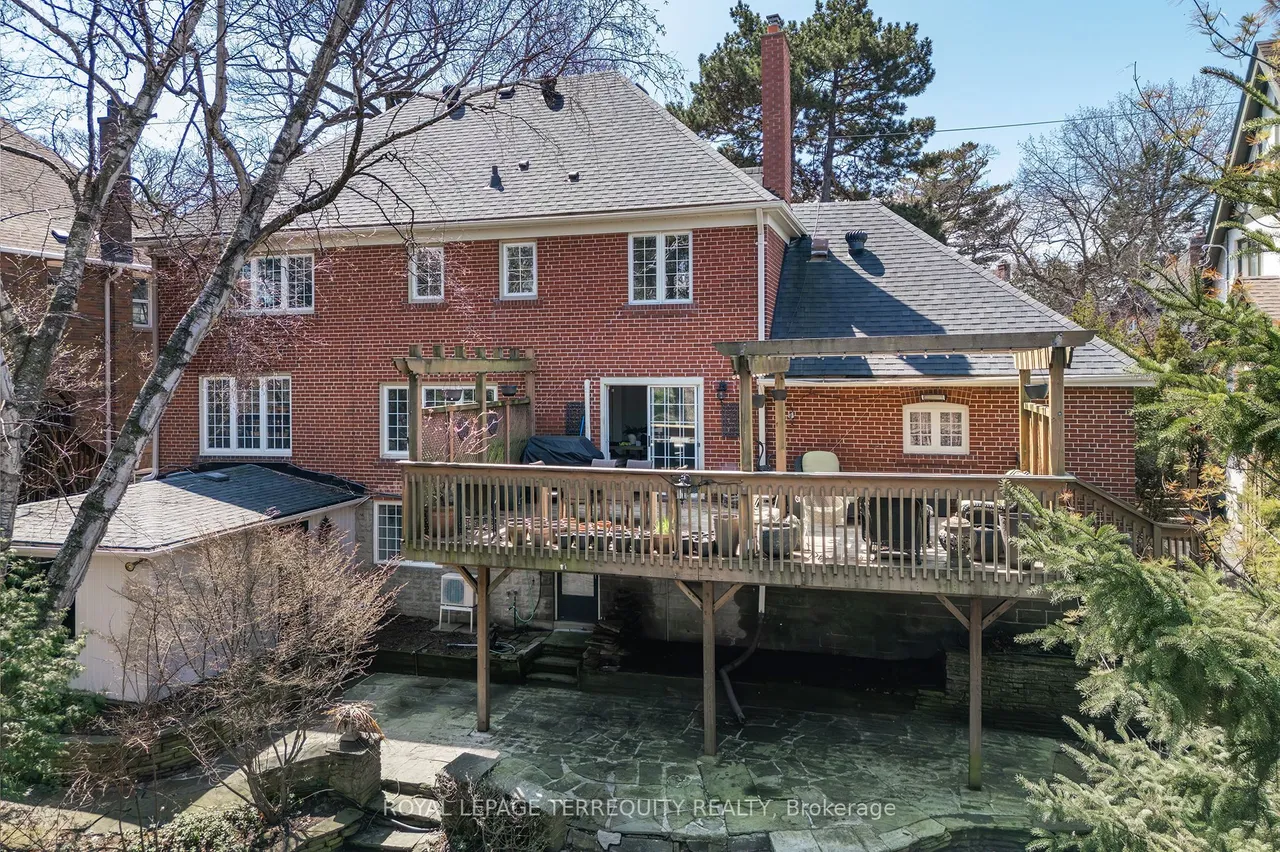 223 Riverside Drive — photo 49