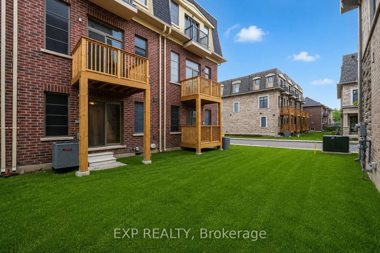 209 Wyndham Street — photo 34