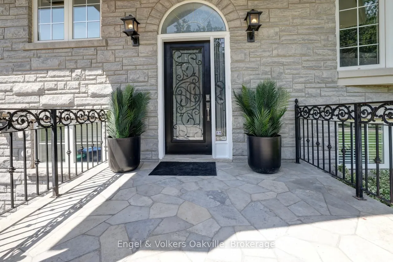 3281 Flanagan Crescent — photo 3
