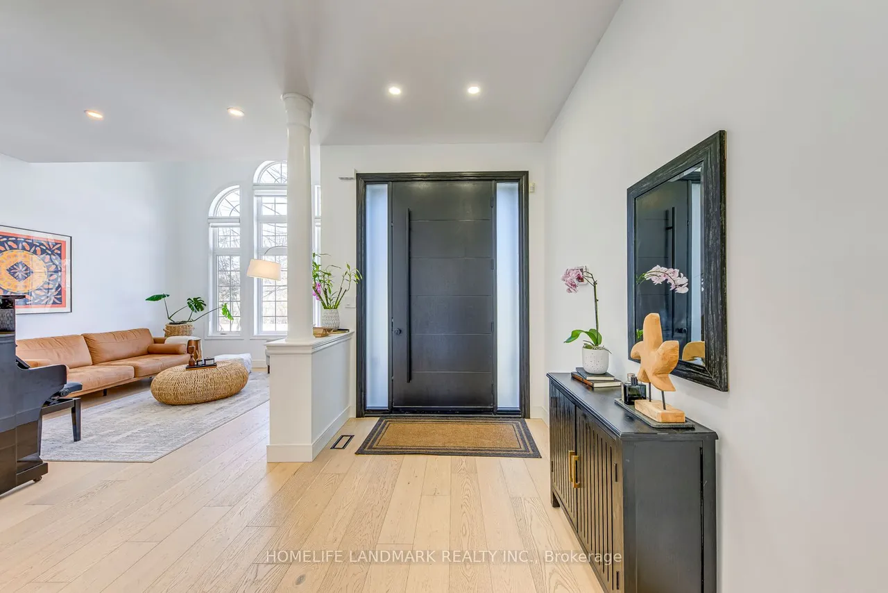1516 Pinery Crescent — photo 3