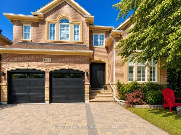 1516 Pinery Crescent