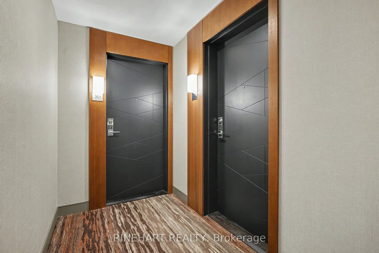 1575 Lakeshore Road W — photo 3