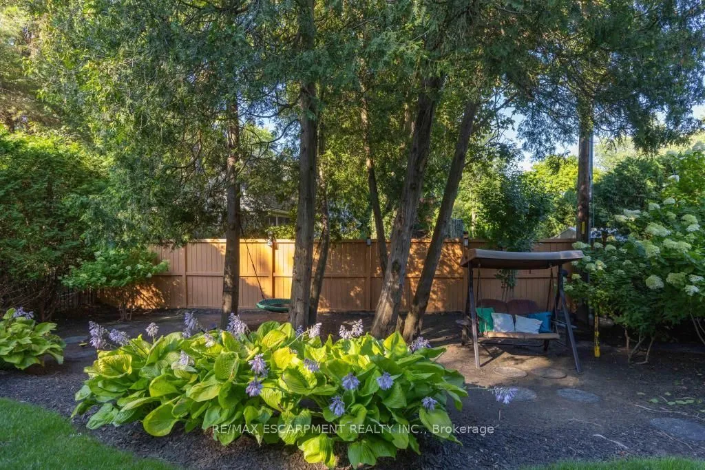 253 Rossmore Boulevard — photo 50