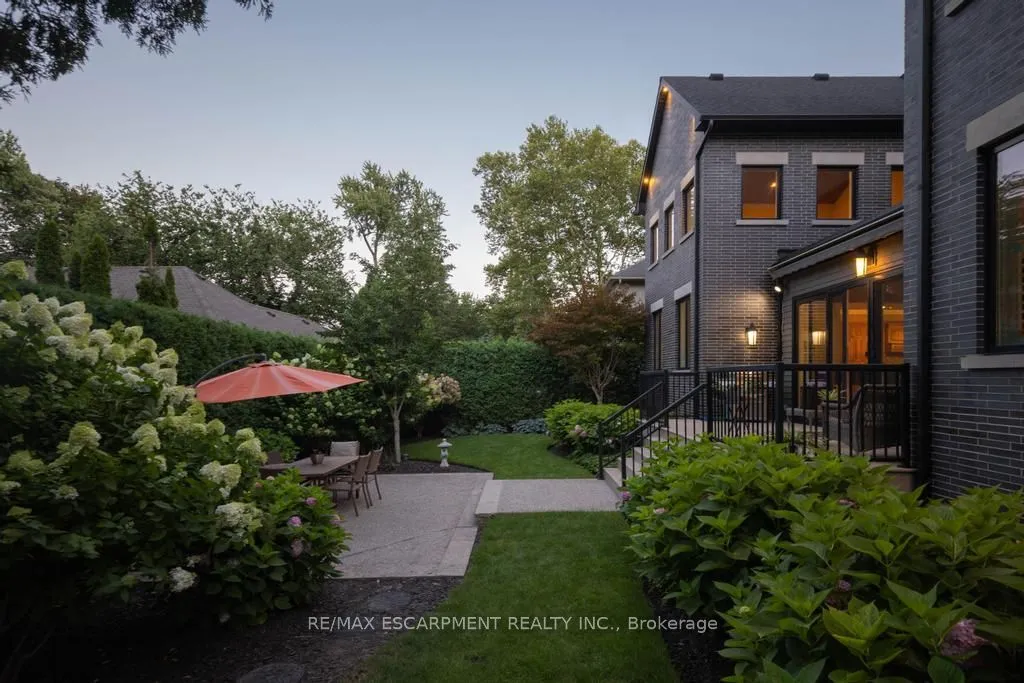 253 Rossmore Boulevard — photo 49