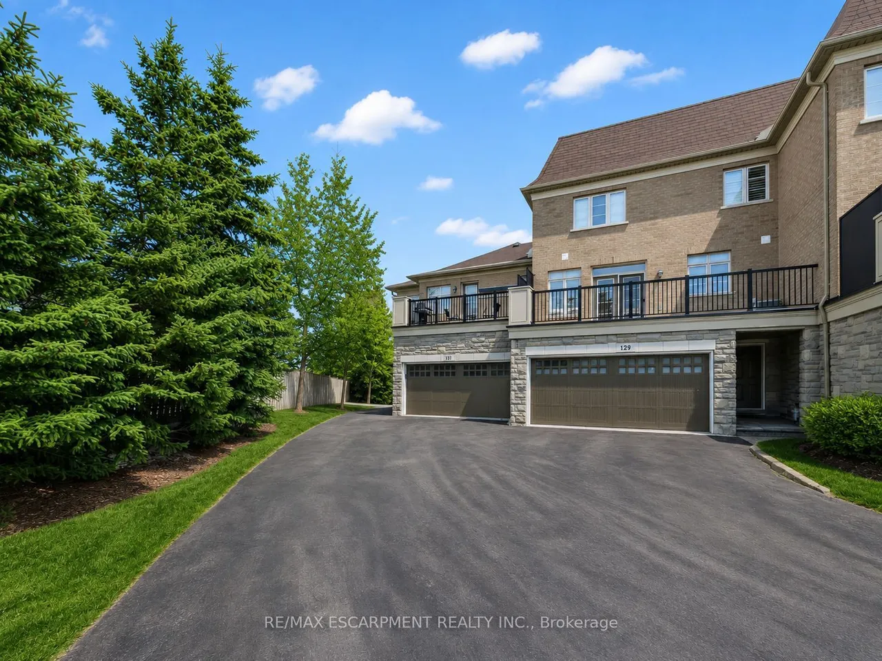 131 Robert Speck Parkway — photo 33
