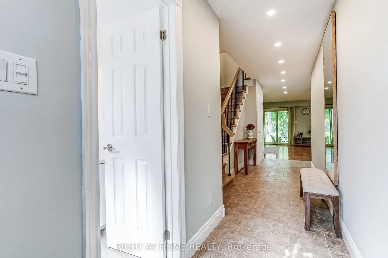 2120 Rathburn Road E — photo 2