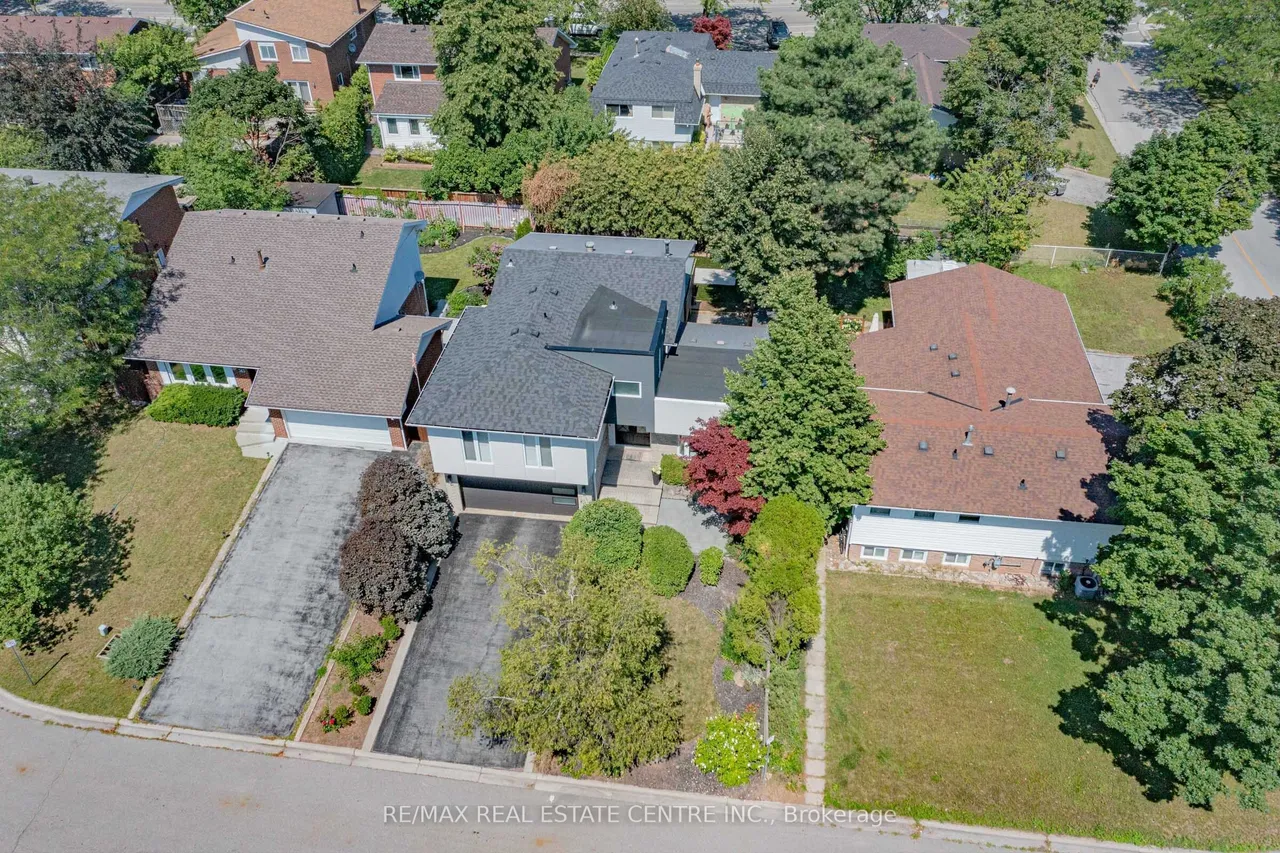 365 Lynn Place — photo 37