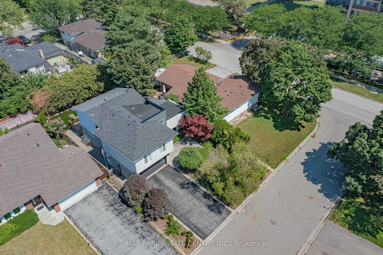 365 Lynn Place — photo 38
