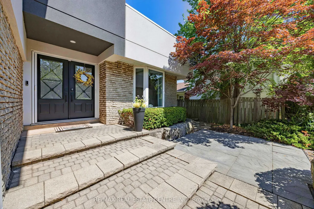 365 Lynn Place — photo 3
