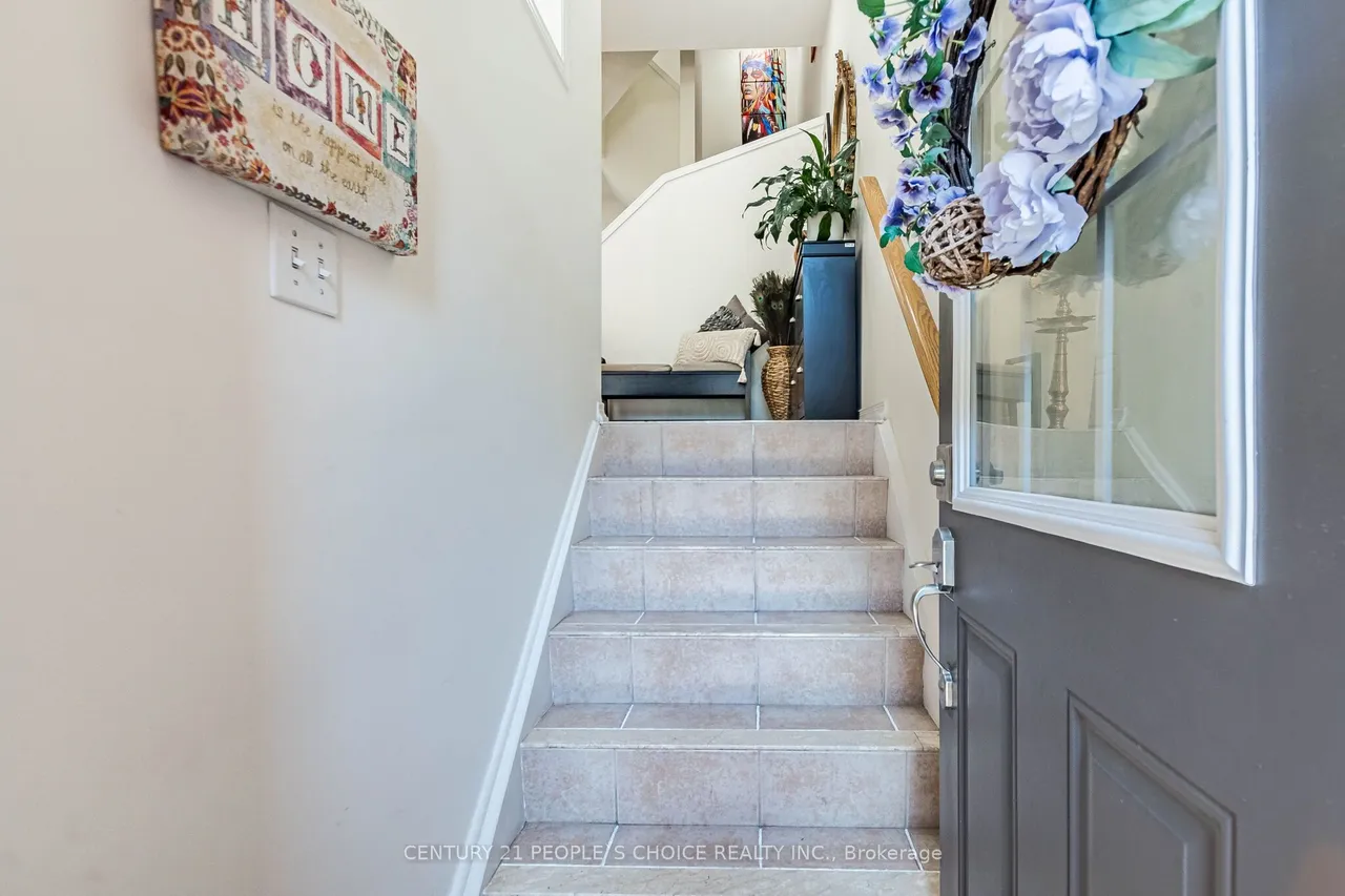 435 Hensall Circle — photo 3