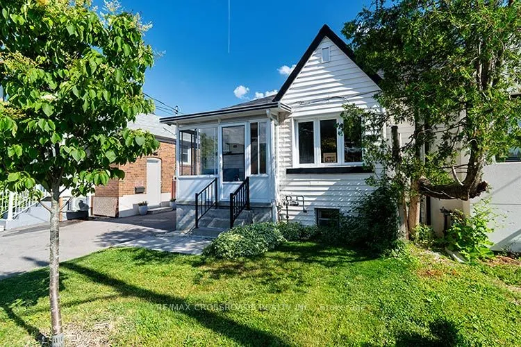 65 Manitoba Street — photo 3