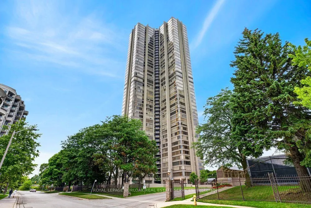 2045 Lake Shore Boulevard W — photo 2