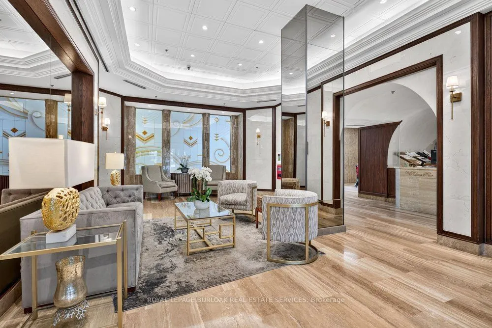 2045 Lake Shore Boulevard W — photo 3