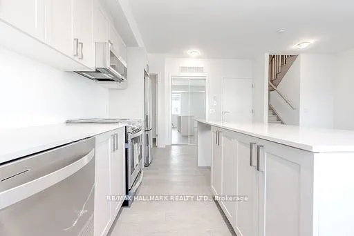 1085 Douglas Mccurdy Common — photo 2