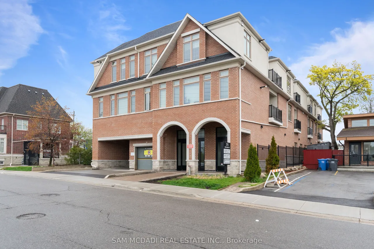 215 Broadway Street — photo 13