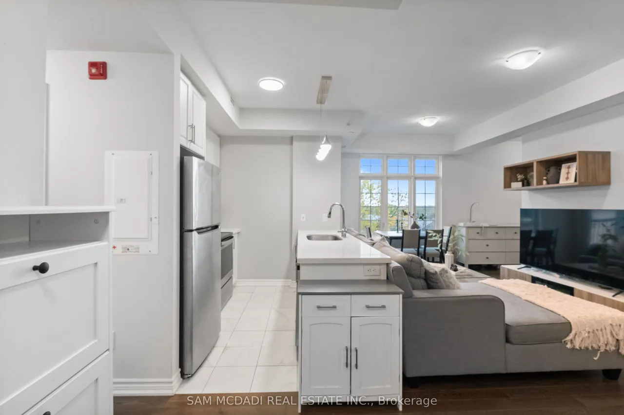 215 Broadway Street — photo 3