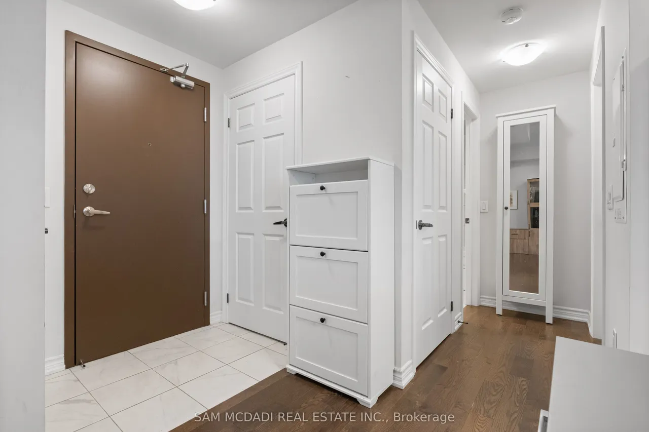 215 Broadway Street — photo 2