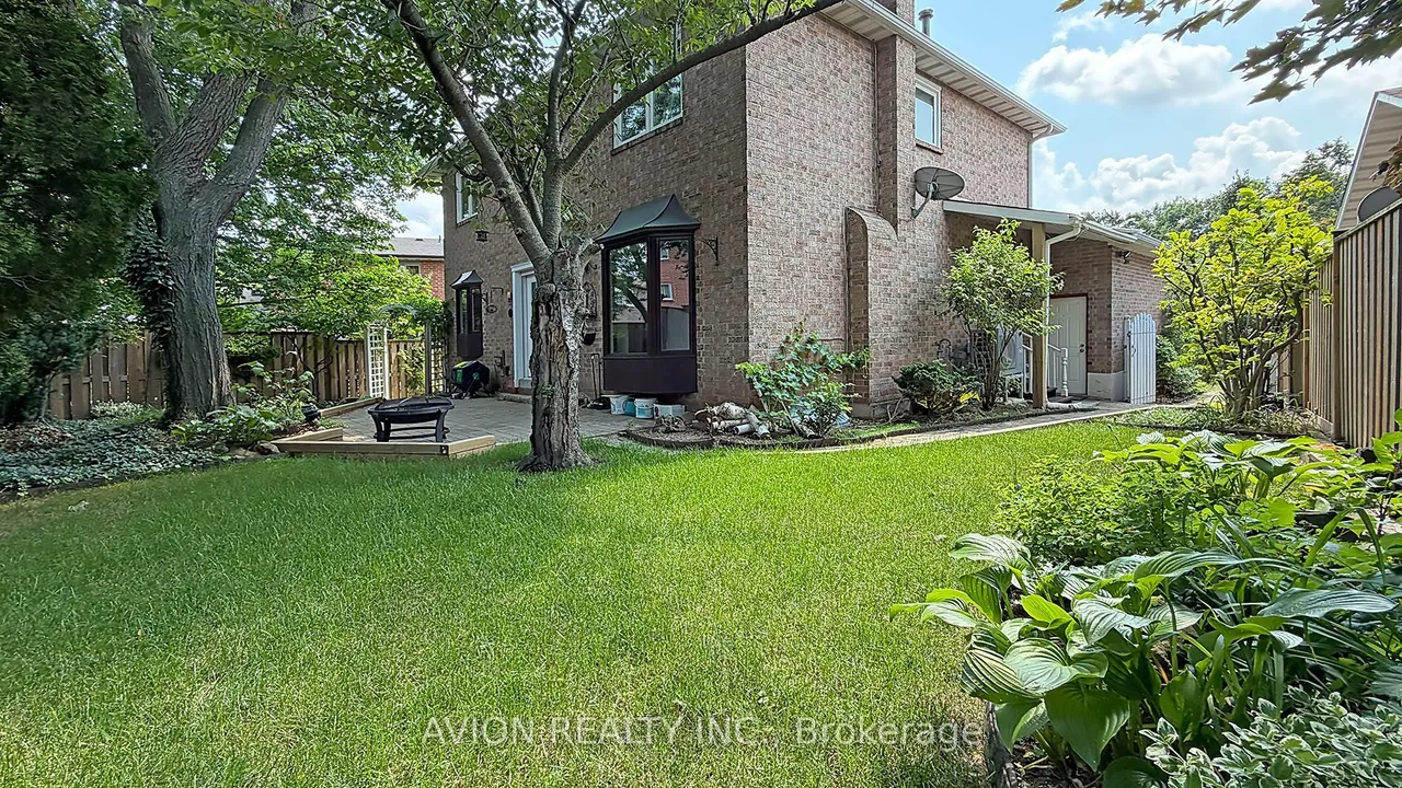 1413 Harmsworth Square — photo 41