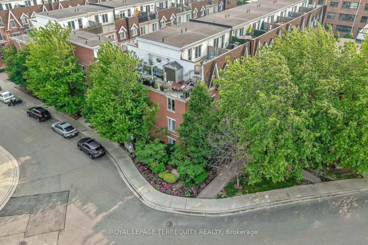 26 Laidlaw Street, Unit 1501C — photo 37