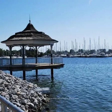 2285 Lake Shore Boulevard W — photo 44