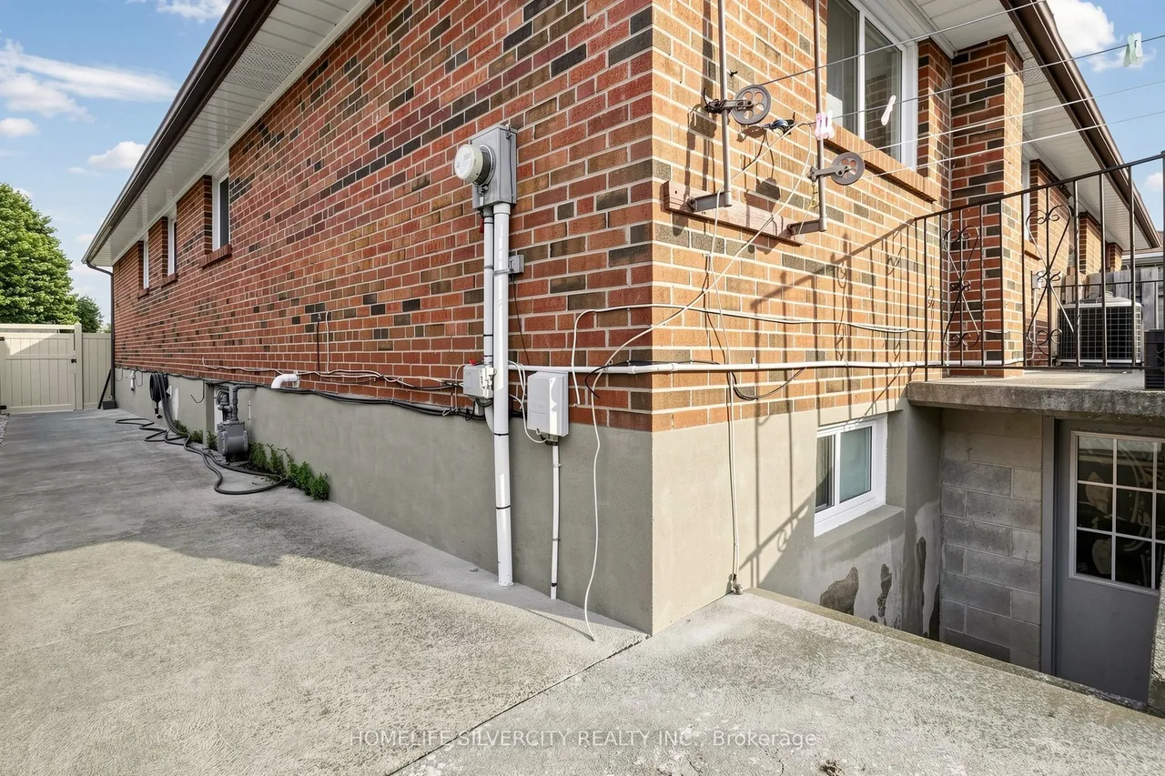 3126 Redbank Crescent — photo 50