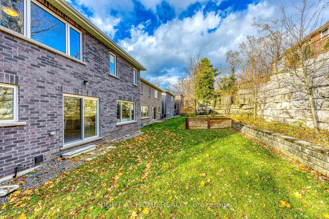 2575 Islington Avenue — photo 49