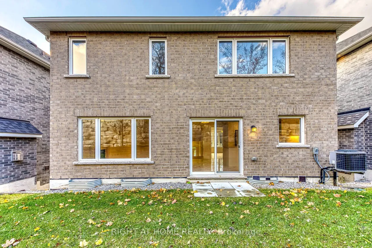2577 Islington Avenue — photo 45