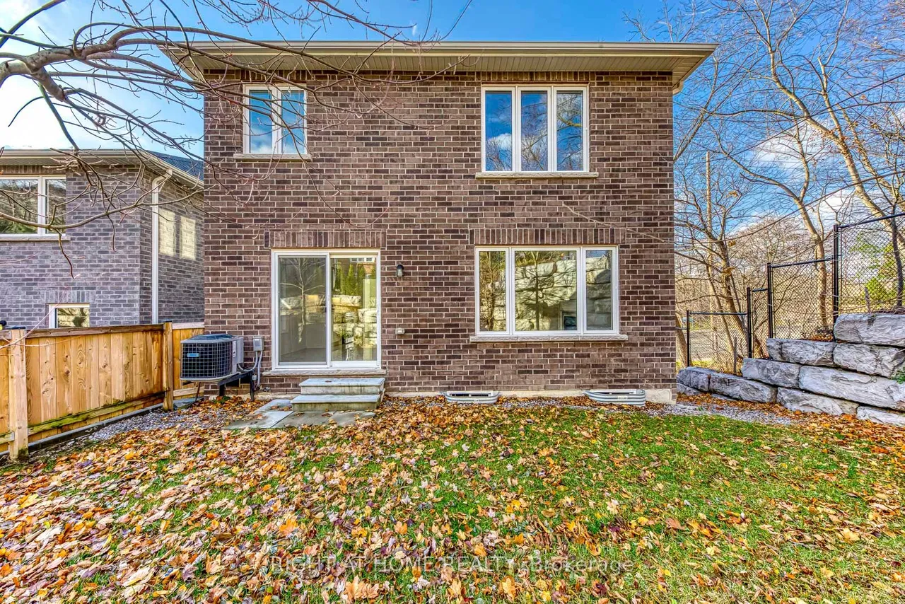 2581 Islington Avenue — photo 44