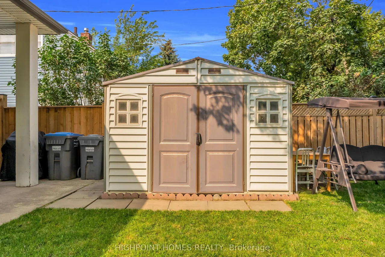 3052 Victory Crescent — photo 37