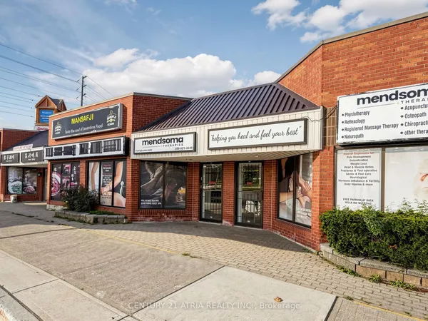 1100 Dundas Street W
