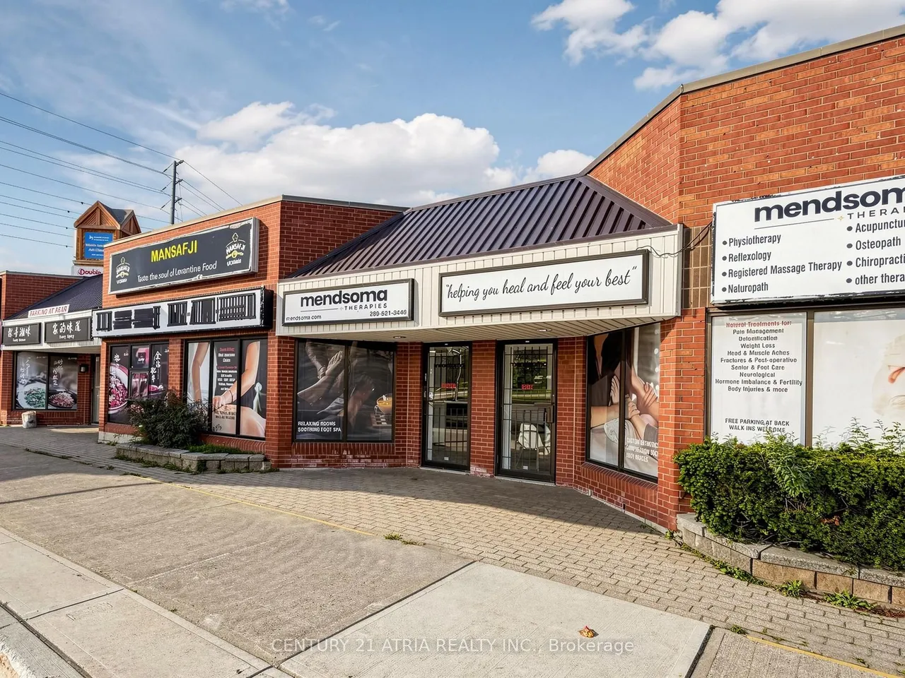 1100 Dundas Street W