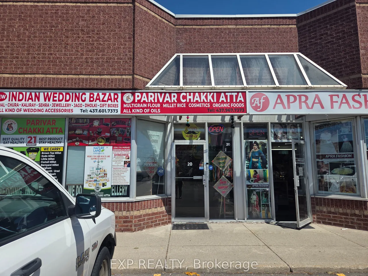 2575 Steeles Avenue E
