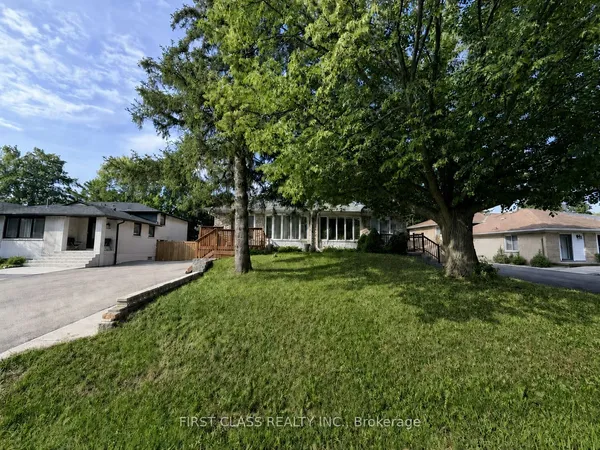 1323 Redbank Crescent — photo 2