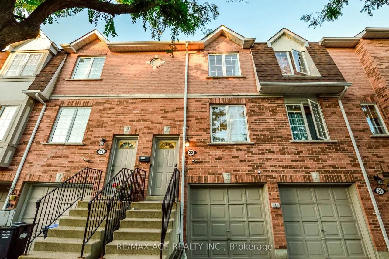 1525 South Parade Court — photo 2