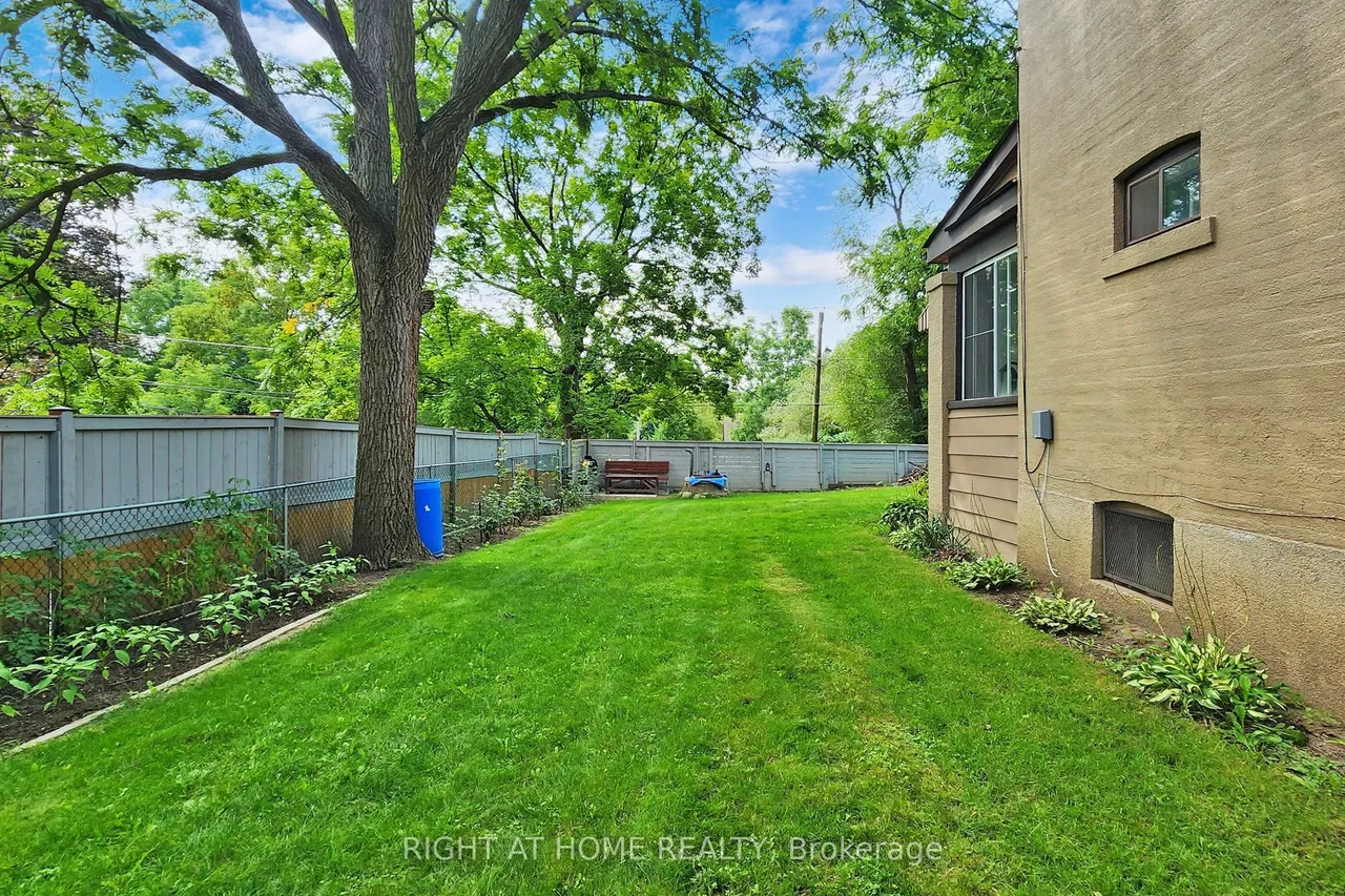 1 Edgebrook Drive — photo 29