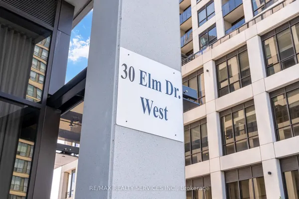 30 Elm Drive W — photo 2