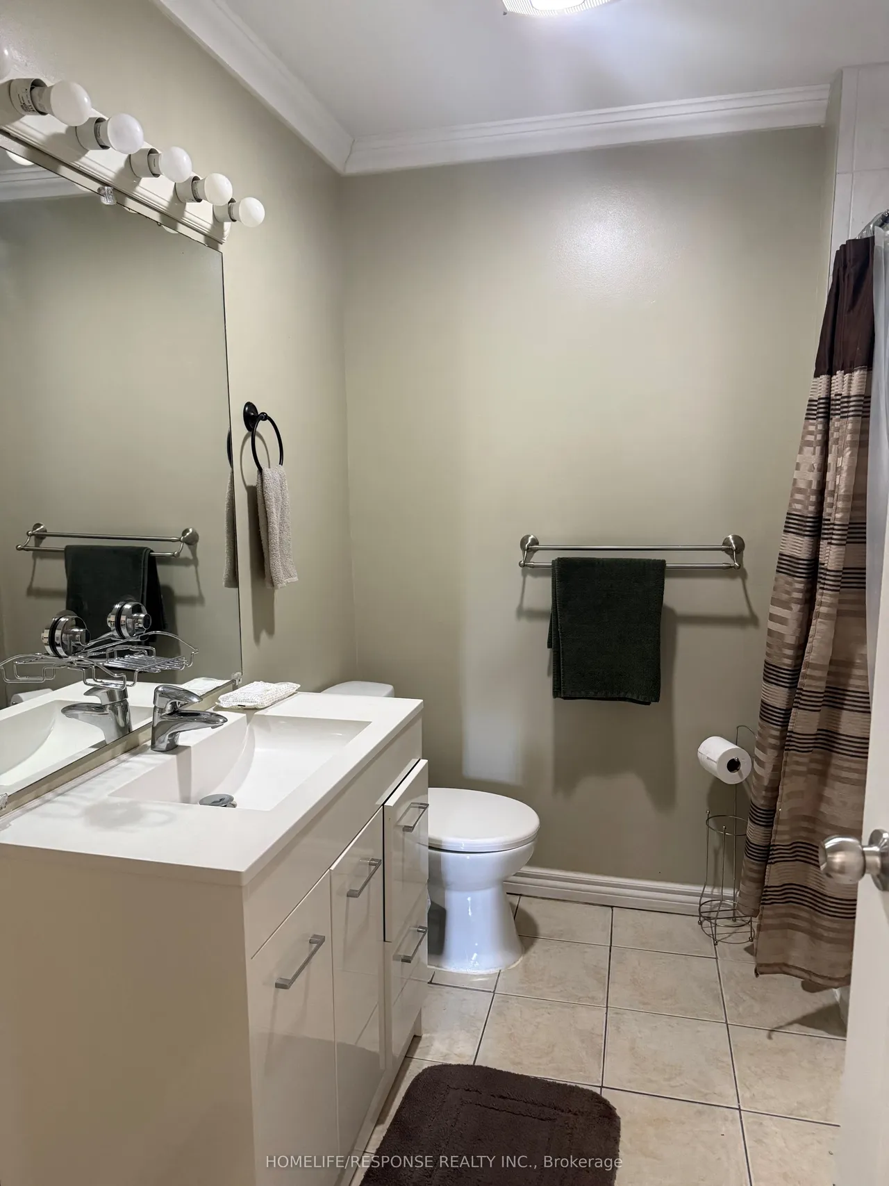 1055 DUNDAS Street E — photo 12