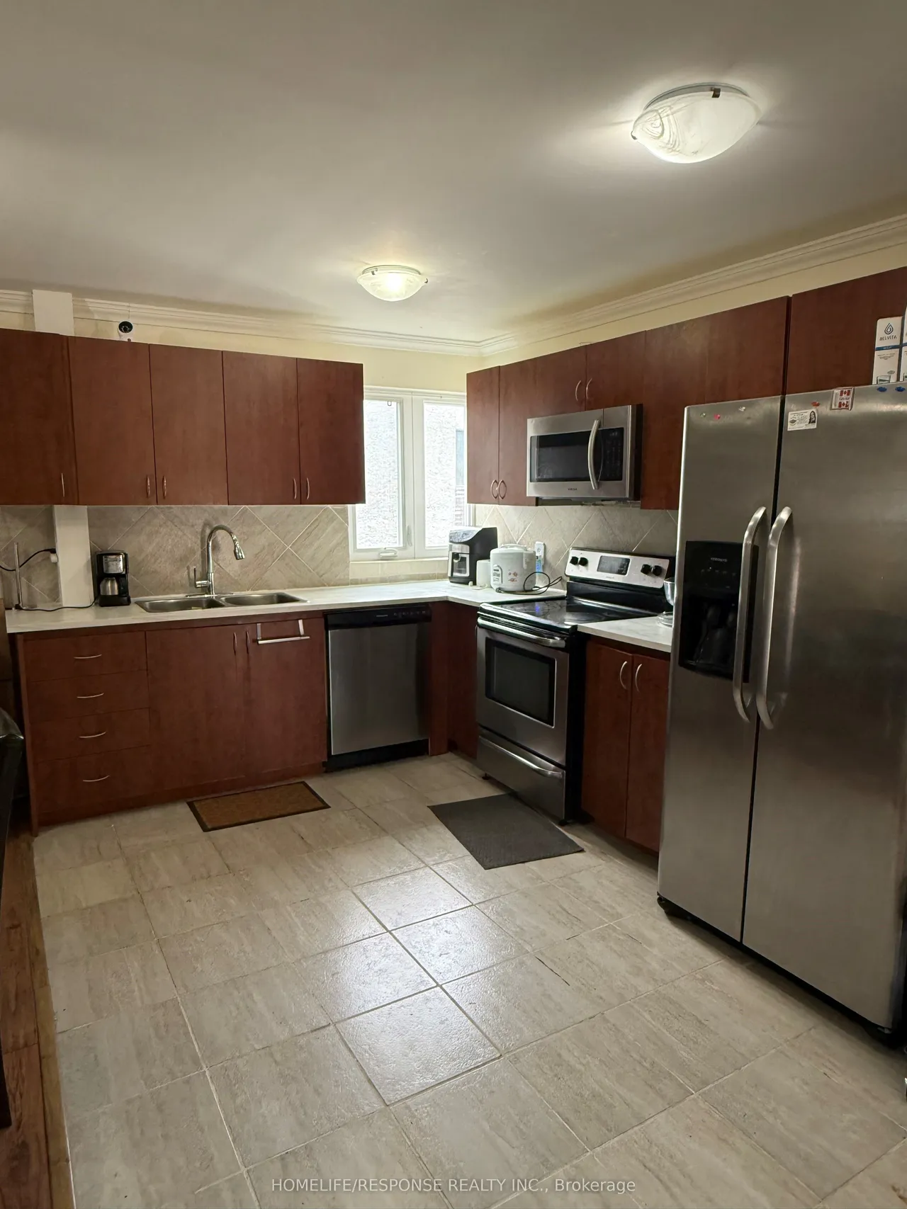 1055 DUNDAS Street E — photo 3