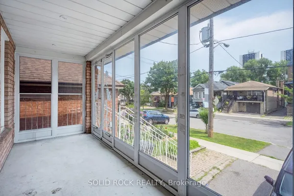 18 Maple Bush Avenue — photo 2