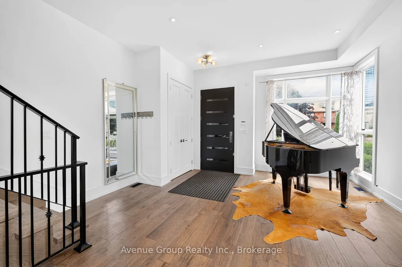 33 Cartwright Avenue — photo 2