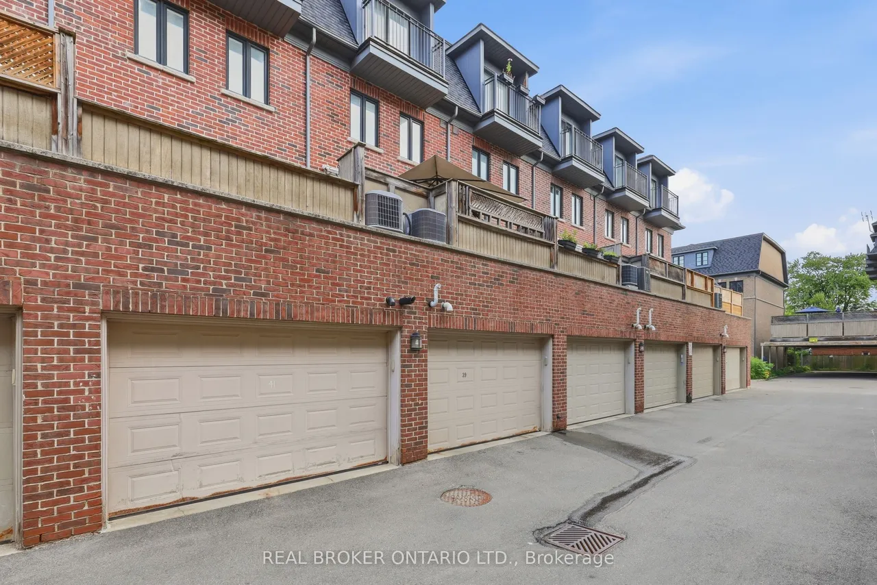 39 Lobo Mews — photo 28