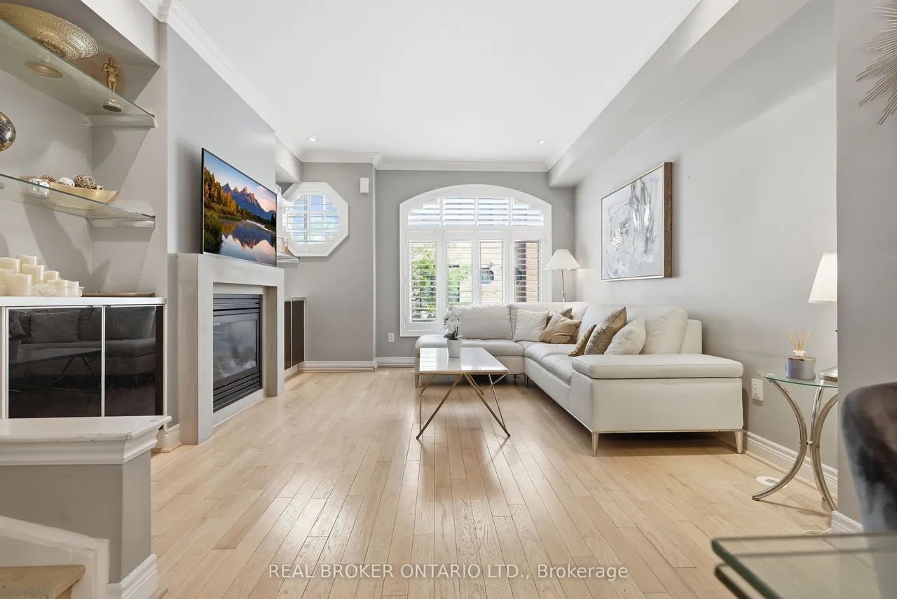 39 Lobo Mews
