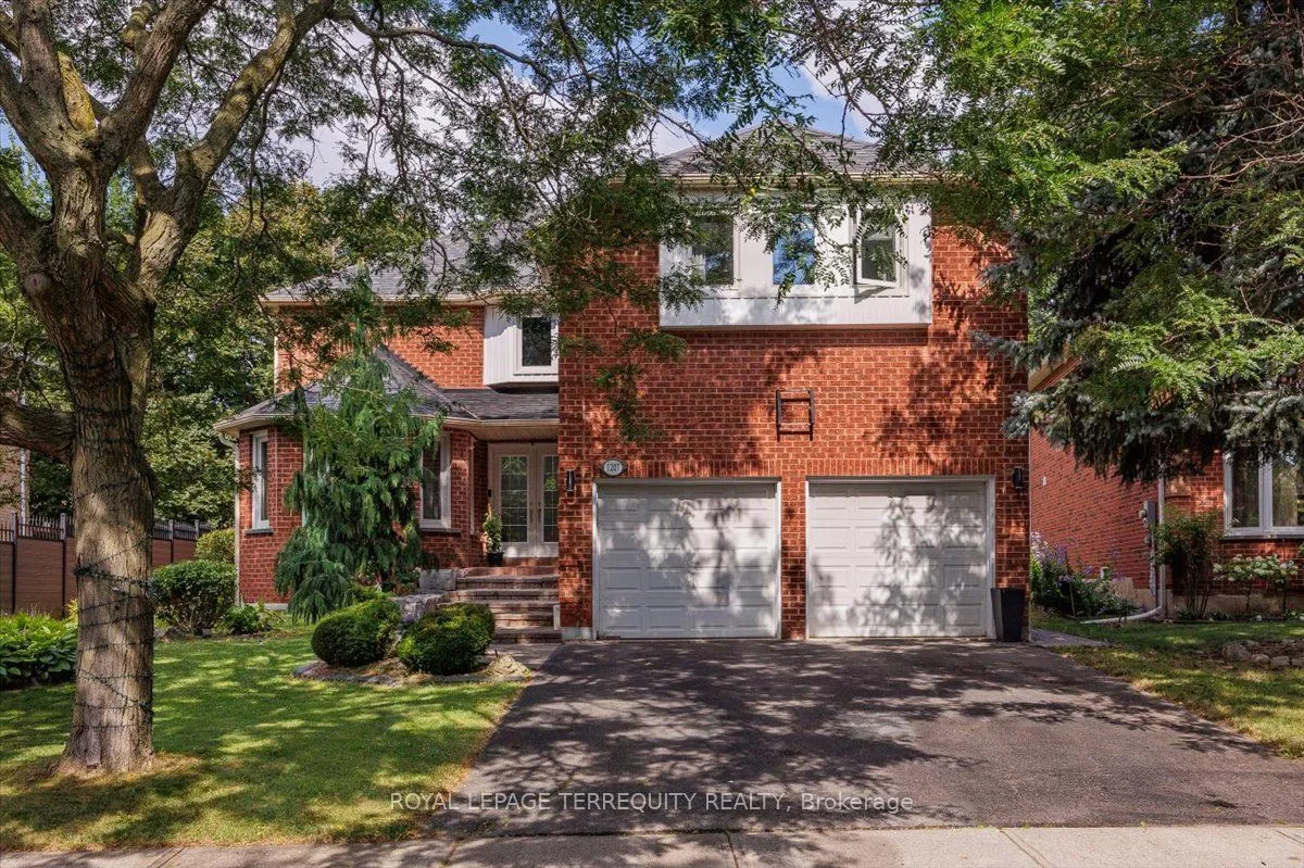 1207 Dogwood Crescent
