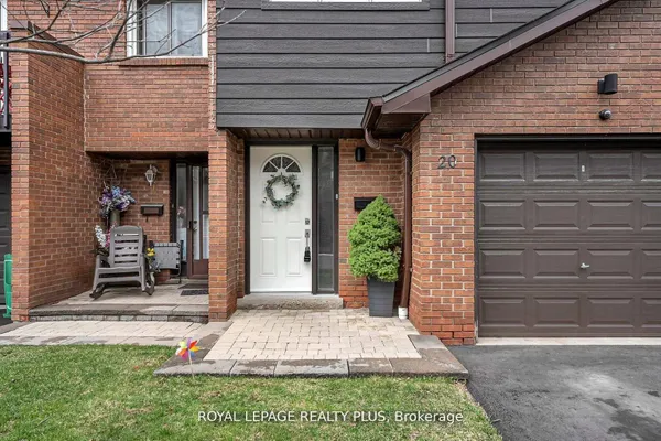 1755 Rathburn Road E — photo 2