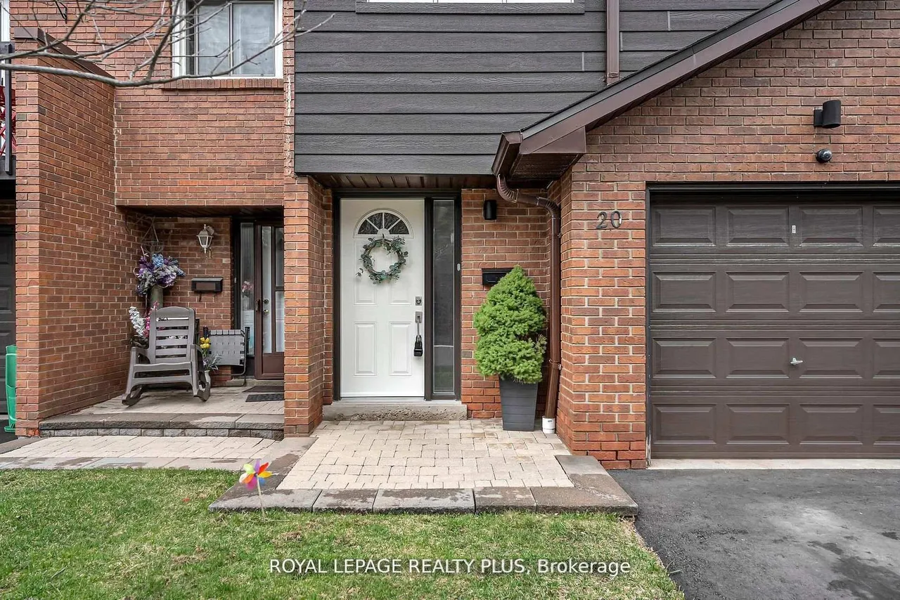 1755 Rathburn Road E — photo 2