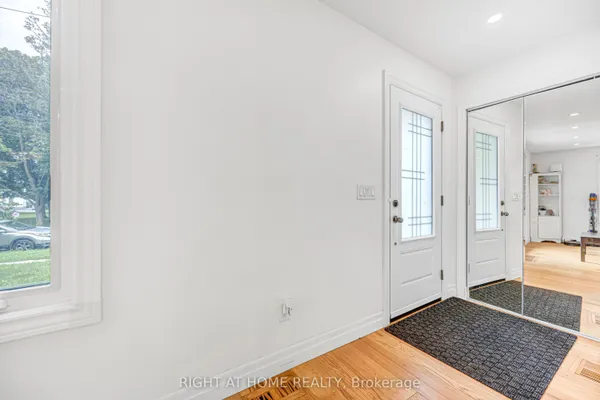 121 Hearst Circle — photo 2