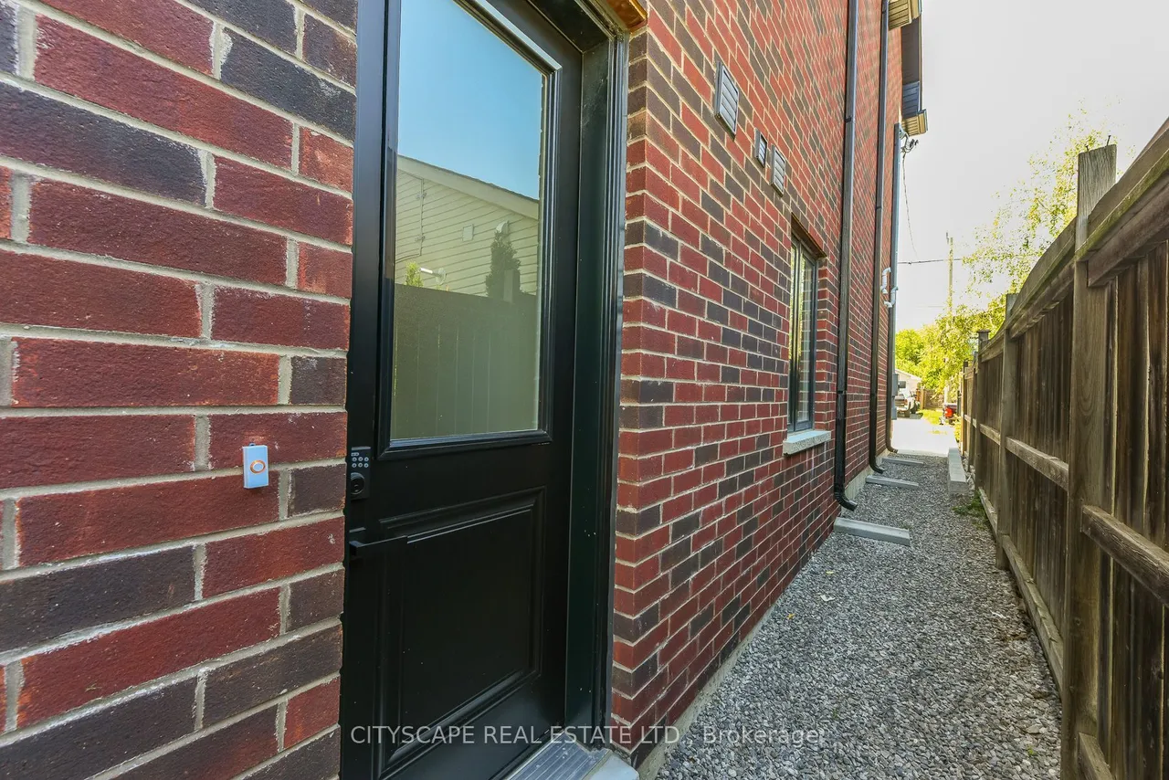 956 Fourth Street — photo 3
