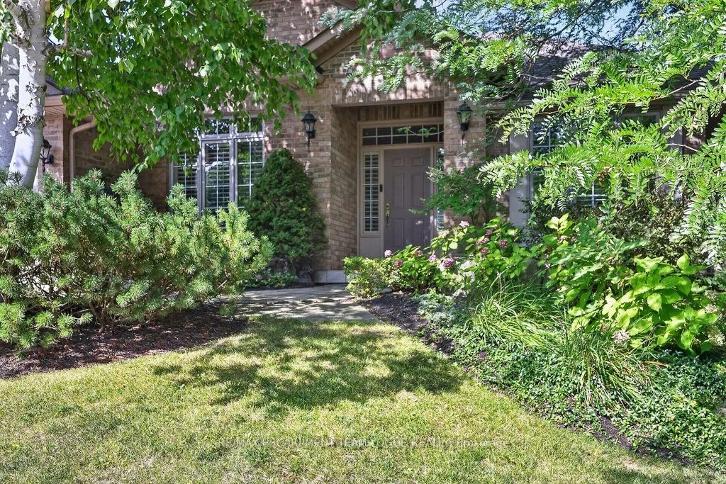 1092 CROFTON Way — photo 2