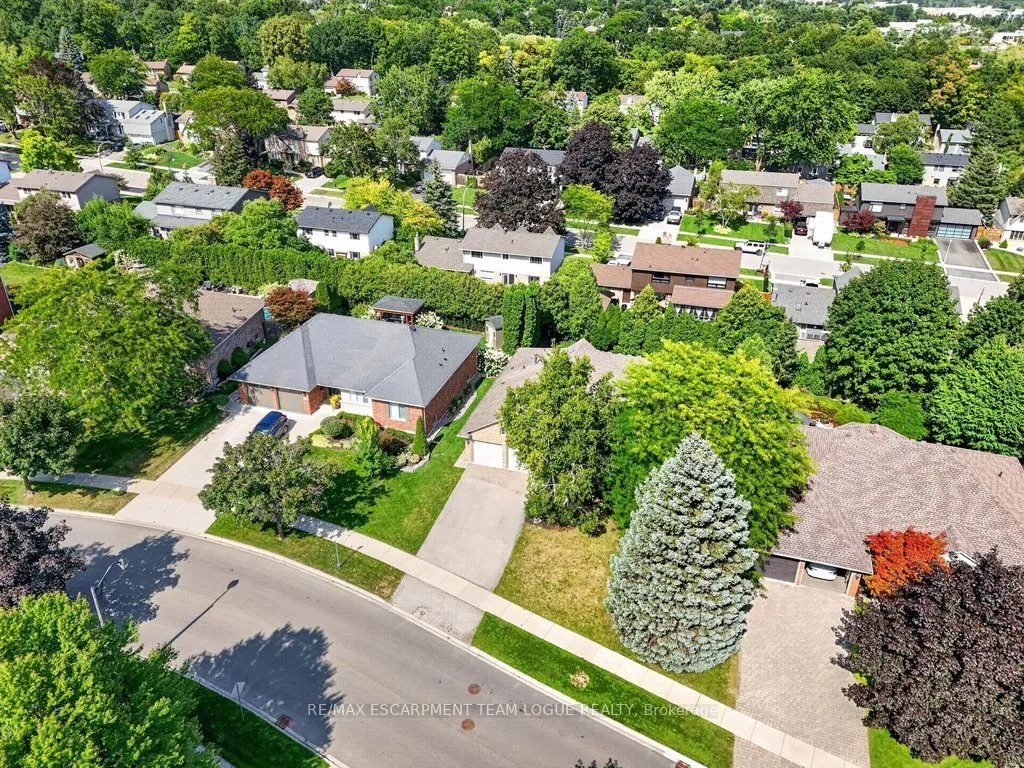 1092 CROFTON Way — photo 47
