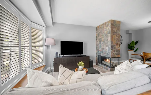1485 Torrington Drive — photo 2